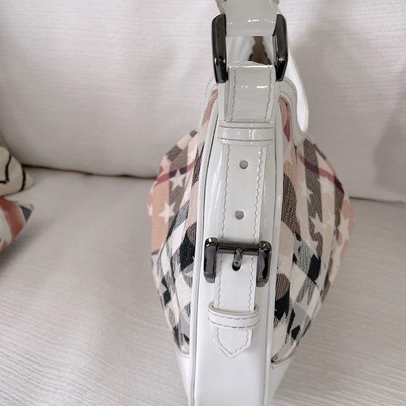 BURBERRY Patent Supernova Check Stars Small Hernville Hobo - Picture 4 of 8